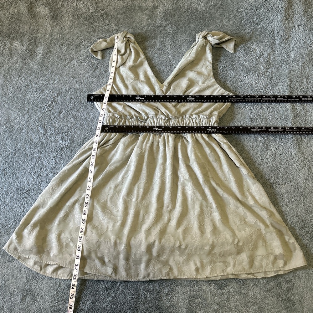 Speechless XXL Sage Green Floral Jacquard Tie-Shoulder Mini Dress Plus - Picture 8 of 8